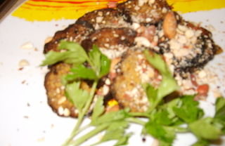 Рецепт Баклажаны в томатном соке с грецкими орехами