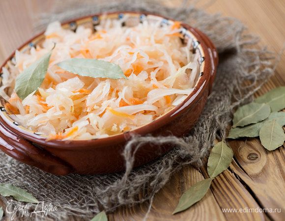Салат из капусты с брусникой — рецепт с фото пошагово