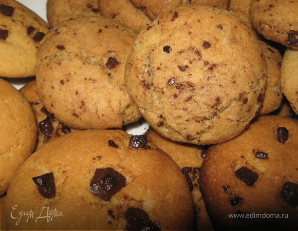 Печенье с кусочками шоколада Cookies with chocolate chips