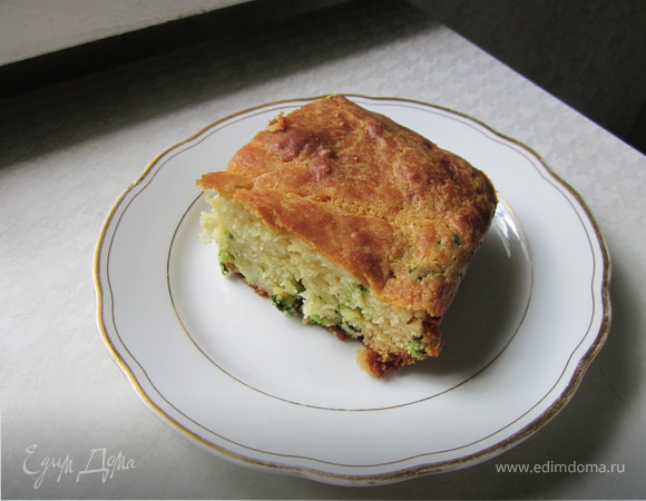 Быстрый заливной пирог с зеленым луком и яйцом