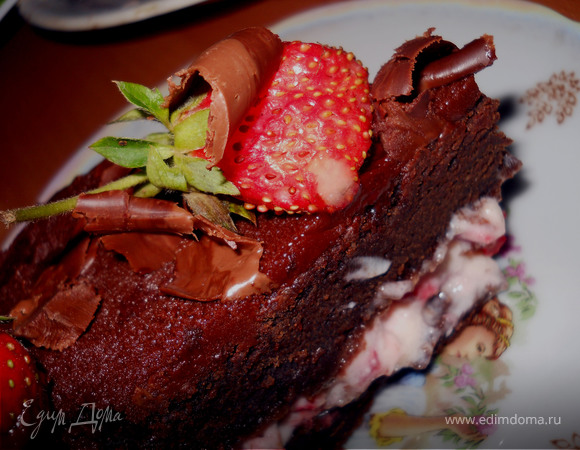 Шоколадно-клубничный торт "Сон в летнюю ночь"