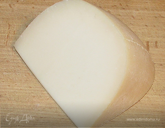 Запеканка луковая с базиликом и козьим сыром.