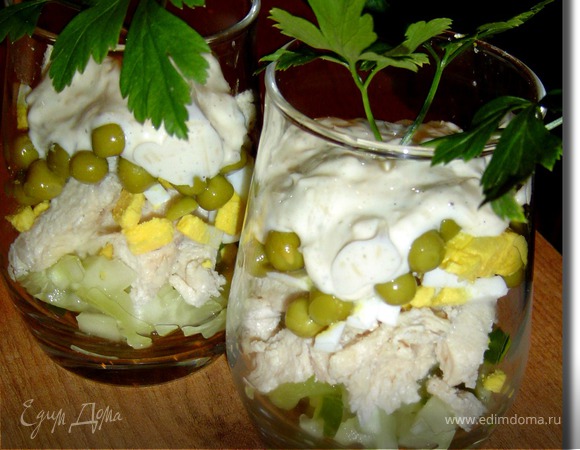 Салат-коктейль с курицей и фруктами — рецепт с фото пошагово