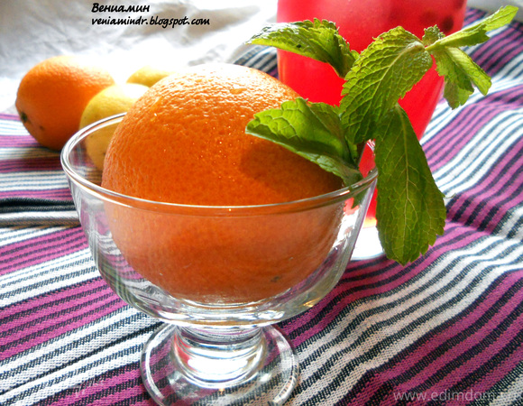 Апельсиново-брусничный холодный чай с мятой