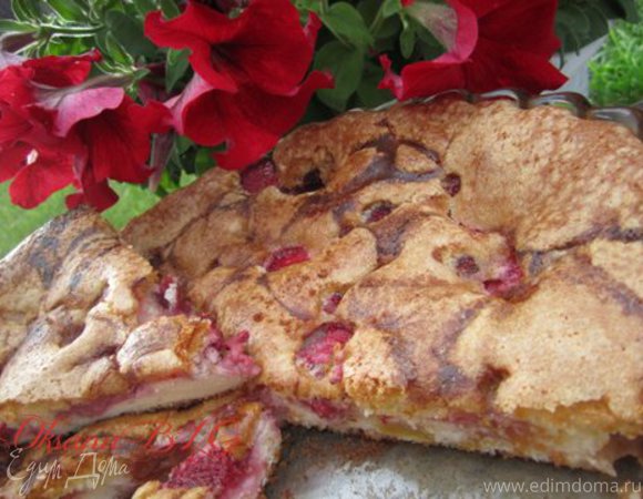 Пирог творожно-ягодный на бисквитном тесте