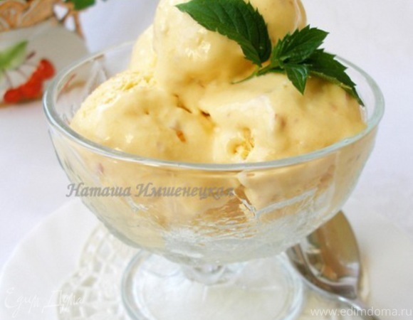 Персиковое мороженое с миндалем