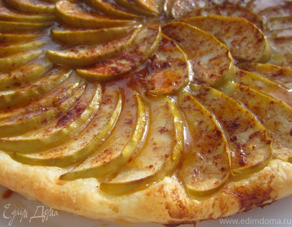 пирожки из слоеного дрожжевого теста в духовке рецепт с яблоками | Дзен