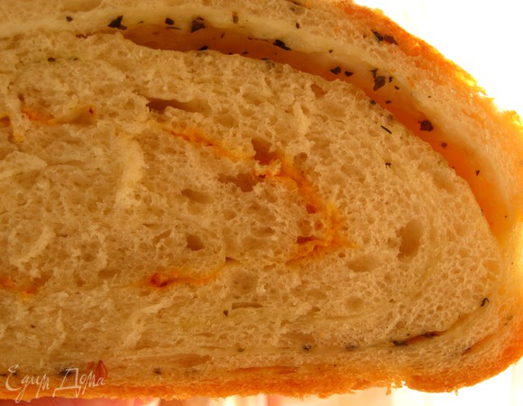 Хлеб-рулет с сыром и сухим базиликом (моя фантазия)