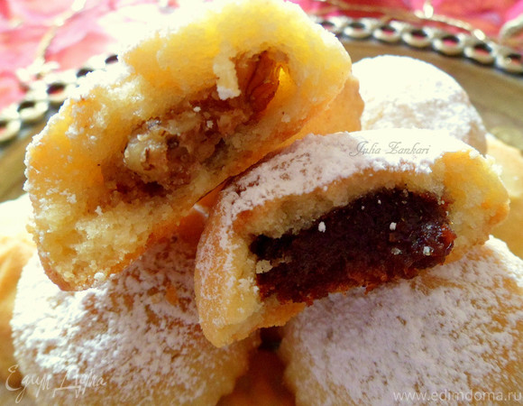 Маамуль (арабское печенье с финиками и орехами)