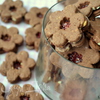Вкуснейшее шоколадное песочное печенье с малиновым конфитюром