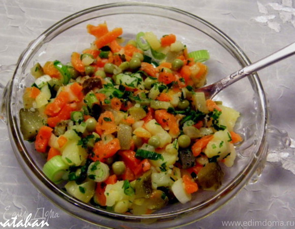 Салат Зимний: пошаговый классический рецепт с фото, как приготовить зимний салат с колбасой