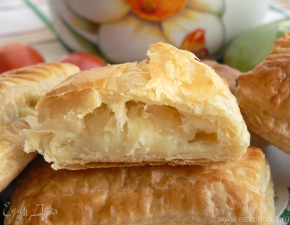 Пирожки из слоёного теста с картошкой – рецепт Бабушки Эммы