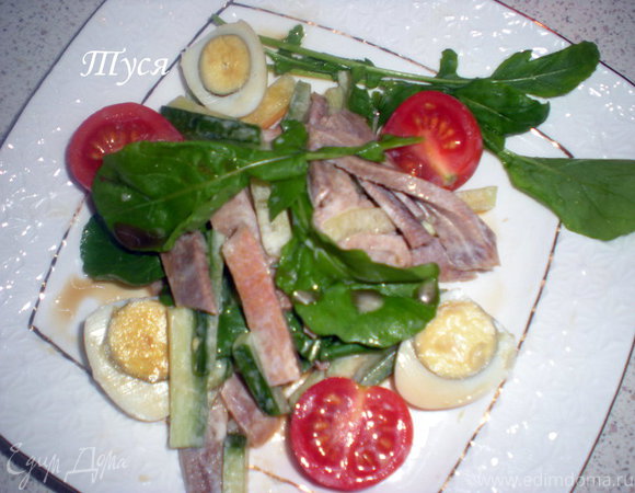 Салат с говяжьим языком, рукколой и кедровыми орешками, пошаговый рецепт с фото
