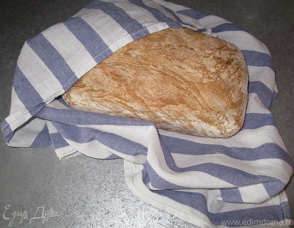 Белый хлеб пышный