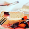 Бисквит на белках с ягодным соусом