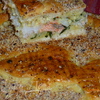 Пирог с двумя видами рыбы, луком и манкой