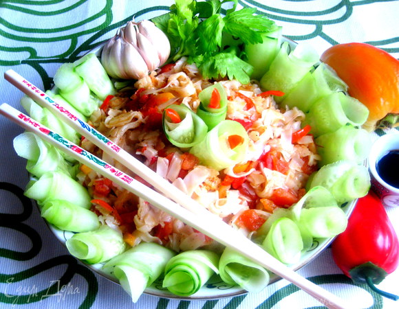 Салат тeплый из рисовой лапши ("Неделя японской кухни")