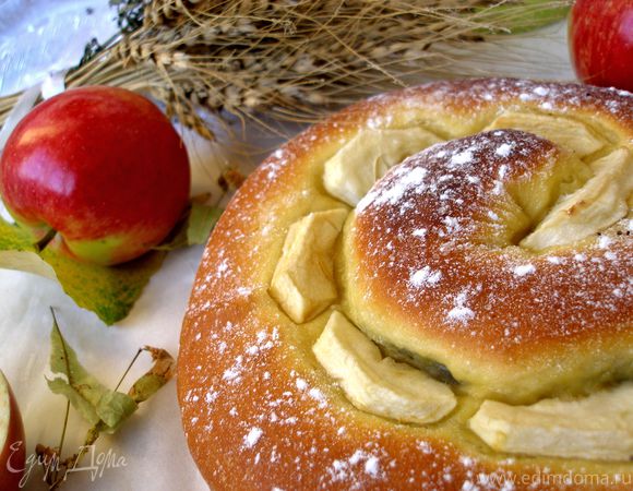 Маковый пирог-улитка с яблоками