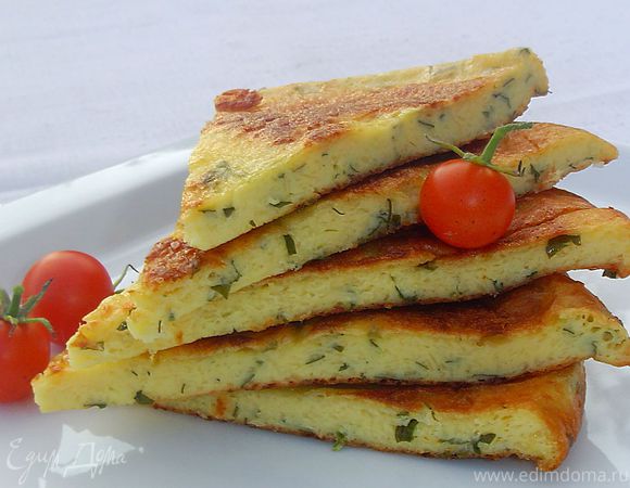 Кефирные лепешки с сыром и зеленым луком на сковороде