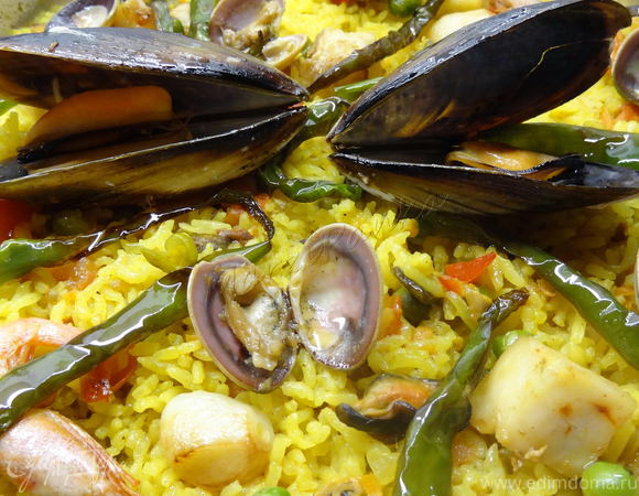 Испанская паэлья с морепродуктами (Paella de marisco)