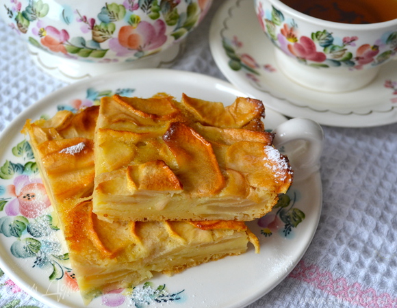 Французский яблочный пирог (Gâteau invisible aux pommes)