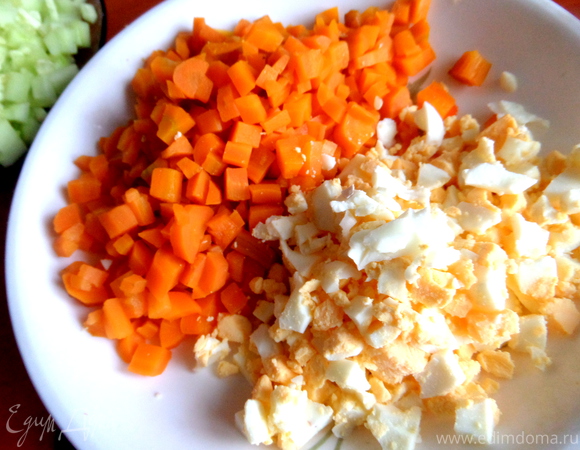 Салат с фасолью, корейской морковью и курицей рецепт