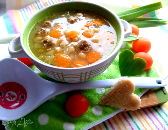 Быстрый суп с овощами и фрикадельками с клецками