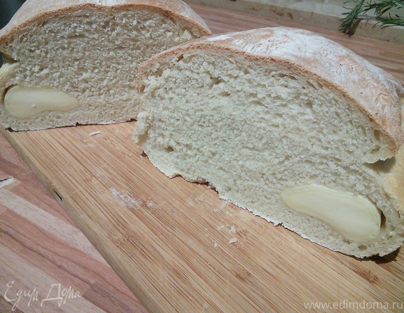 Белый хлеб с камамбером