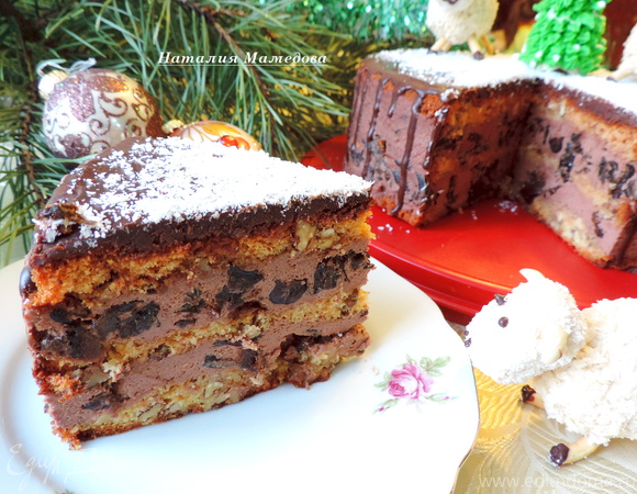 Медовый торт с черносливом и шоколадом "Веселый хоровод"