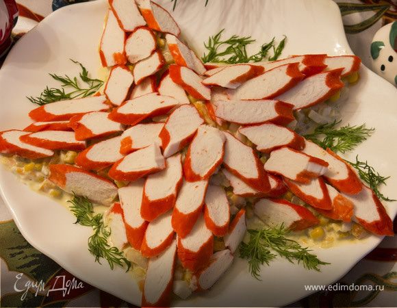 Салат «Морская звезда» с красной рыбой и креветками — рецепт с фото пошагово