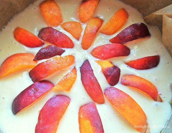 Пирог с персиками на йогурте