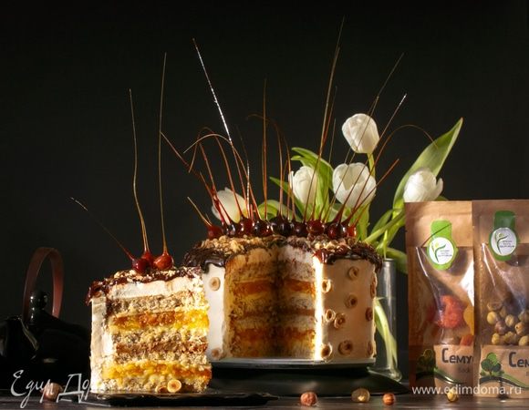 Торт «Семушка» с фундучным бисквитом и компоте из кураги