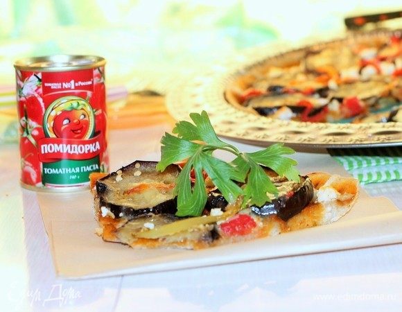 Пицца с баклажаном и жгучим томатным соусом