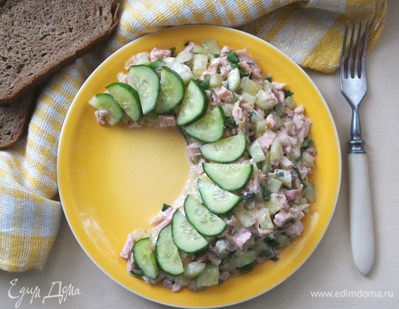 Салат с копченой курицей и овощами, пошаговый рецепт на ккал, фото, ингредиенты - Марфа