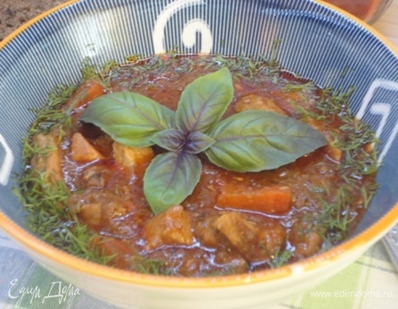 Гуляш из свинины в сметанном соусе - рецепт приготовления с пошаговыми фото