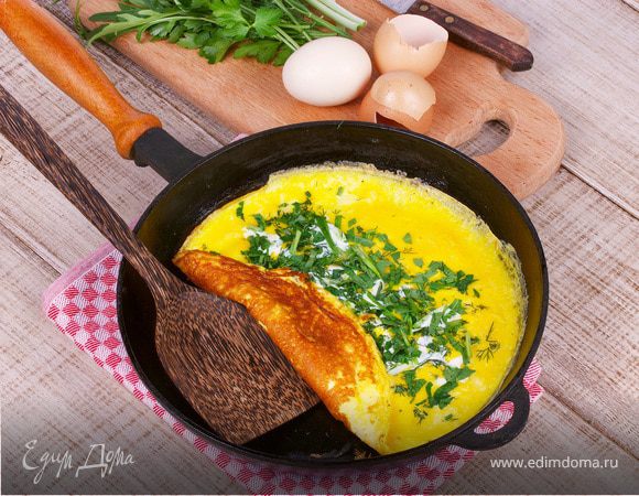 Как приготовить омлет с молоком на сковороде: рецепт с овощами и мясом | MedAboutMe