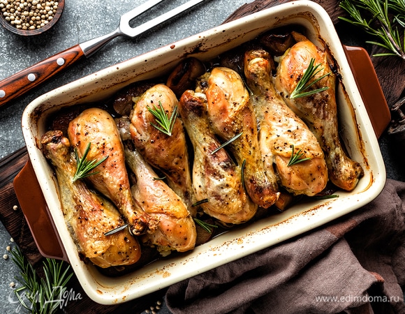 1. Курица, тушенная с болгарским перцем, луком и чесноком
