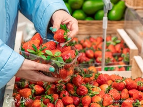 Роспотребнадзор: какие сезонные ягоды стоит покупать в мае