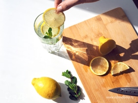 Стало известно, как вода с лимоном влияет на здоровье зубов
