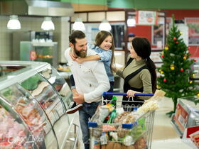 Эксперты поделились лайфхаками по покупке продуктов к Новому году