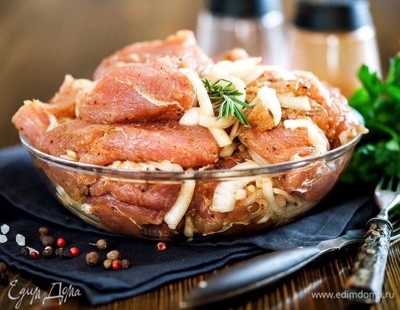 Кулинары раскрыли рецепт необычного маринада для свинины — идеально для барбекю!