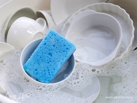 Не будет бактерий и прослужат дольше: как хранить губки для мытья посуды