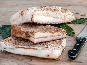 Доктор Мясников признался, что полюбил сало благодаря маме: в продукте есть польза — и немалая