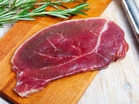 Диетическое мясо с полезными жирами: стоит ли включать конину в свой рацион?