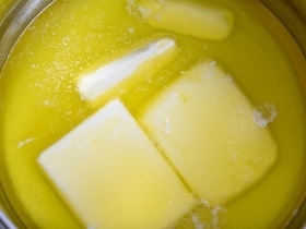 «Незабываемый вкус и аромат»: как приготовить топленое масло в домашних условиях