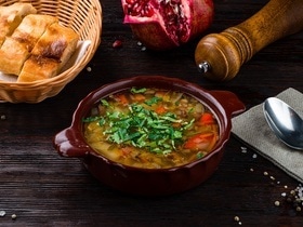 «Вкус будет насыщеннее»: как готовить щи из свежей капусты — классика русской кухни всего за 30 минут