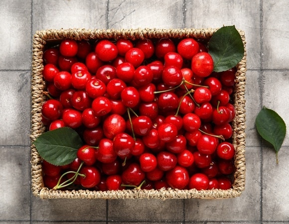 "Немного лимонной цедры для пикантности": компот из черешни — как приготовить вкусный напиток "Немного лимонной цедры для пикантности": компот из черешни — как приготовить вкусный напиток