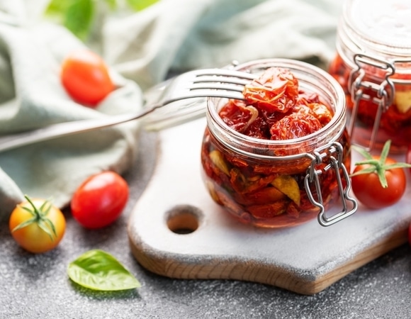 В магазине 600 рублей: а во сколько обойдется баночка вяленых томатов собственного приготовления?