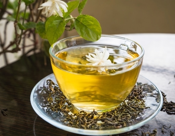 Оказывается, зеленый чай и витамин B3 могут защитить мозг от болезни Альцгеймера