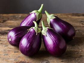 Баклажан становится безопасным: как убрать ядовитый соланин из кожицы?